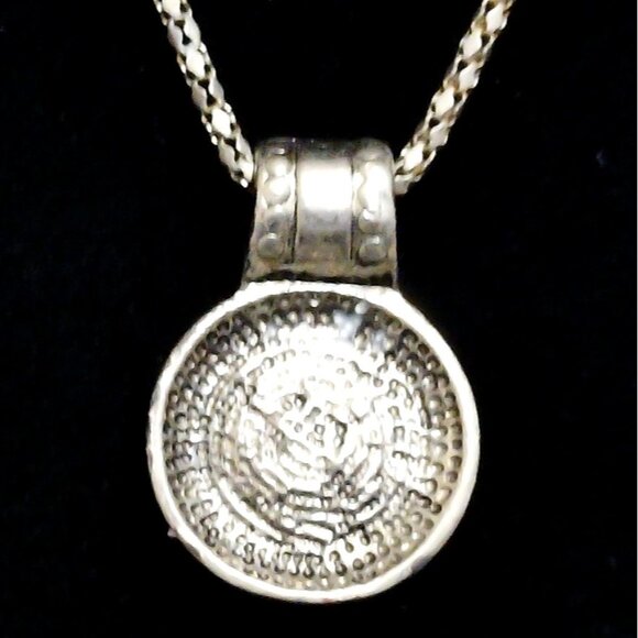 Necklace Silver Tone Adjustable Chain Blue Stone Pendant 17.5" length Necklace - Picture 3 of 6